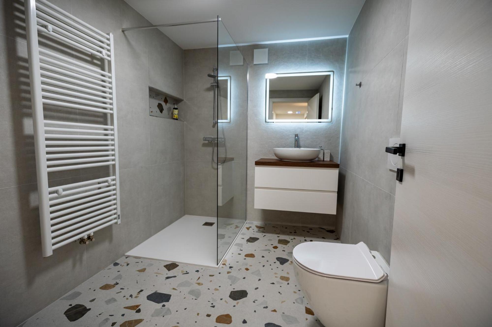 Hidden Corner Apartment Zirovnica Екстериор снимка