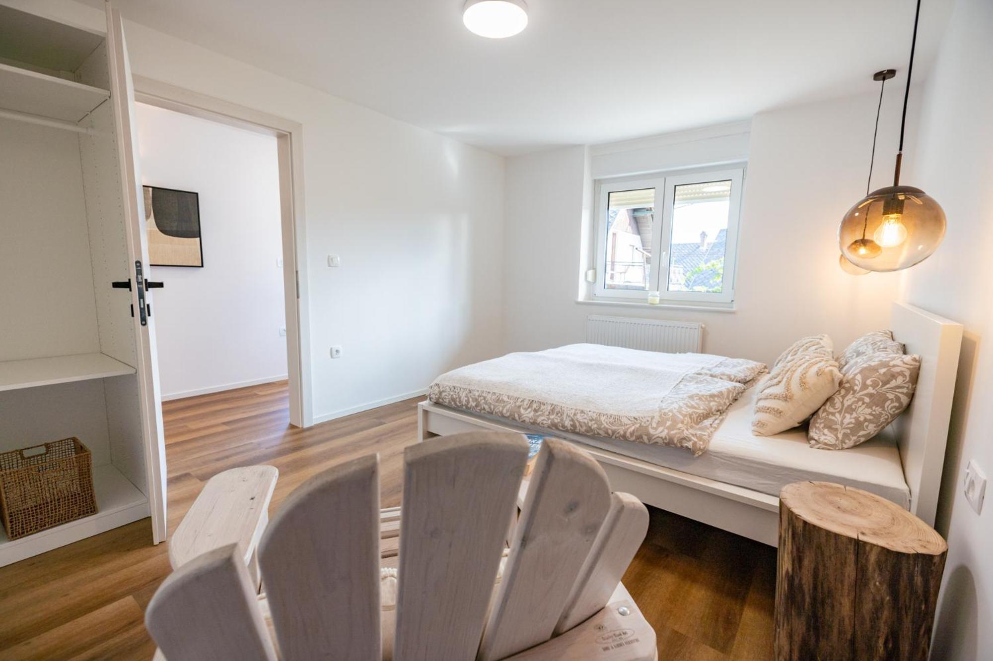 Hidden Corner Apartment Zirovnica Екстериор снимка